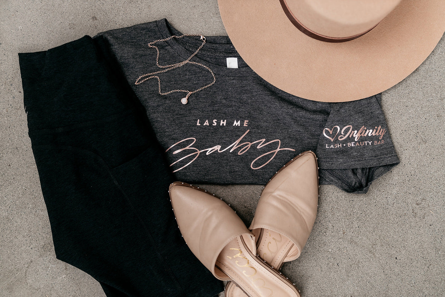 cropped- t-shirt-lash-me-baby