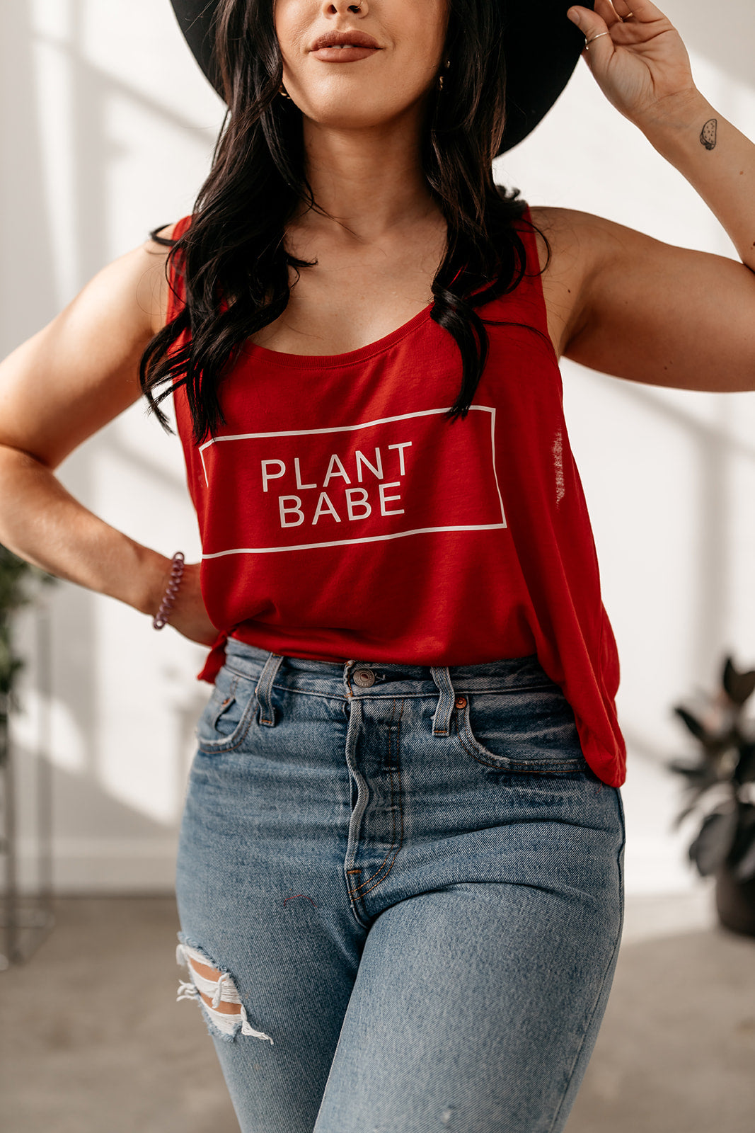 tank-top-scoop-neck-plant-babe