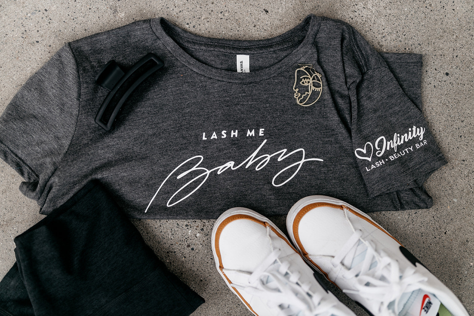 cropped- t-shirt-lash-me-baby
